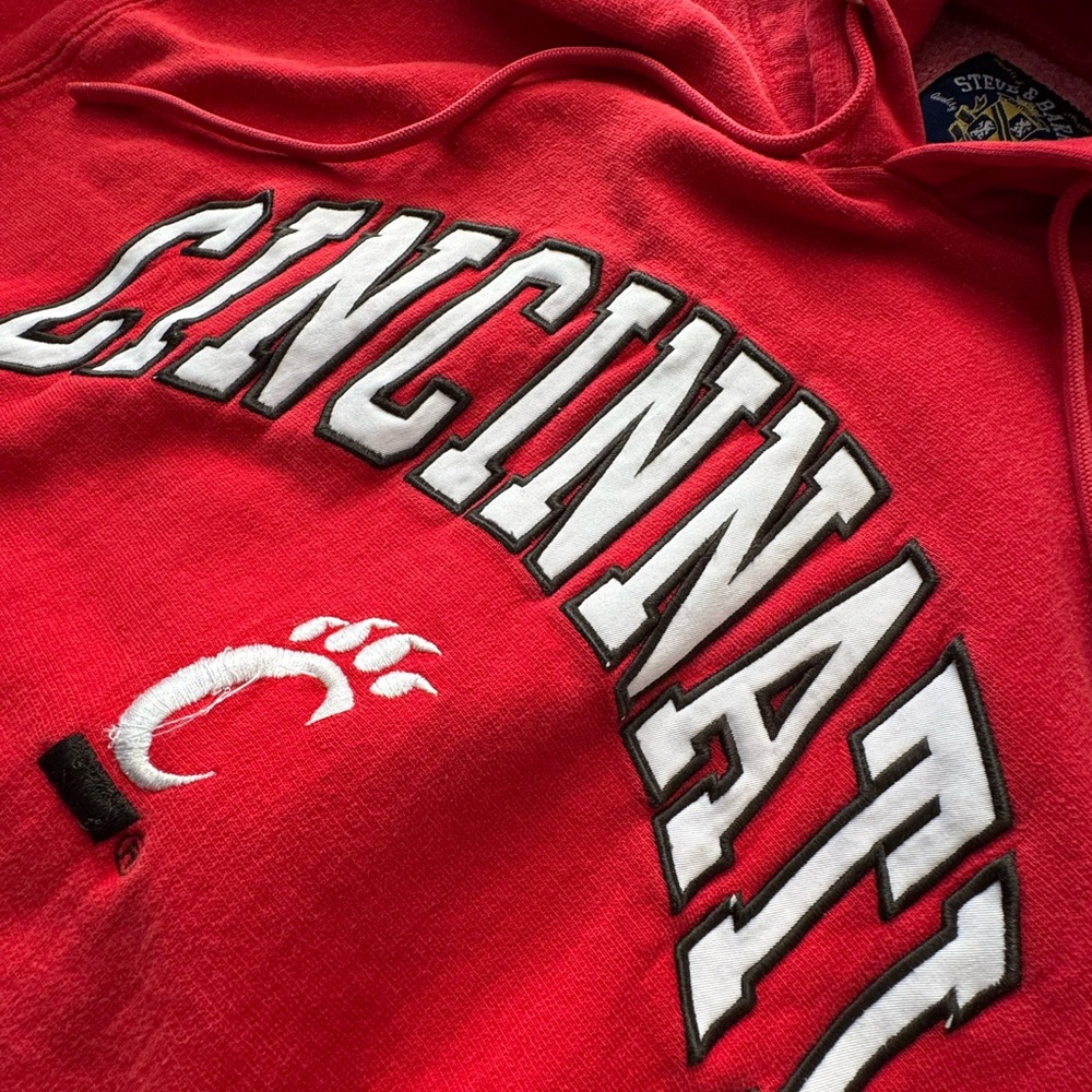 #660 UNIVERSITY OF CINCINNATI BEARCATS (VINTAGE) STEVE & BERRY’S VINTAGE HOODIE - Picture 8 of 13